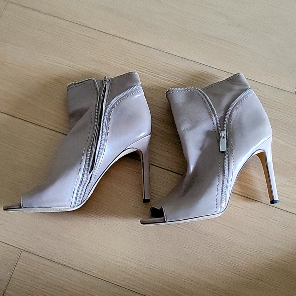 Vince camuto leather